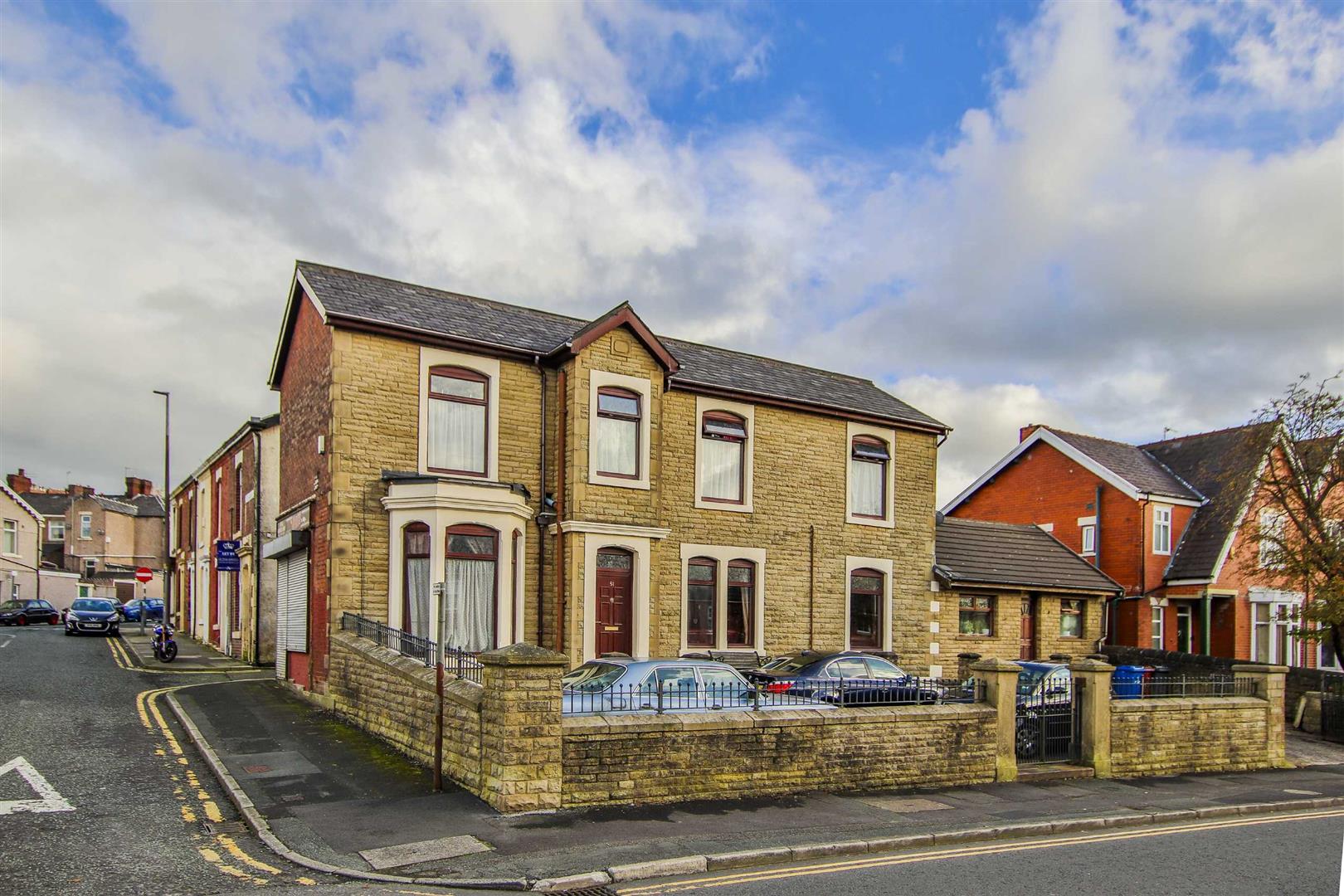 3 Bed Detached House For Sale - Main Image